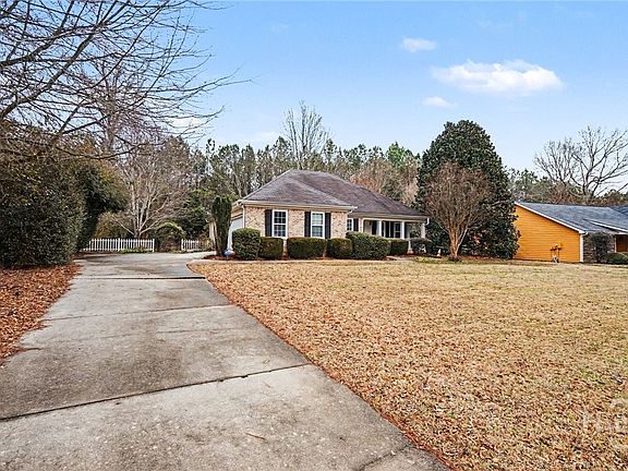 3rd image of 293 Carrington Drive