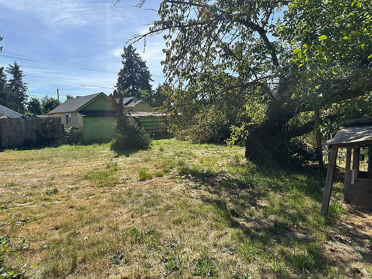 1560 Robert St — Photo 41
