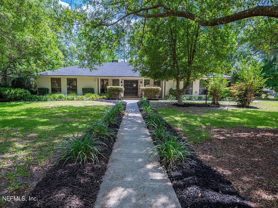 1st image of 15565 NE 16TH Avenue