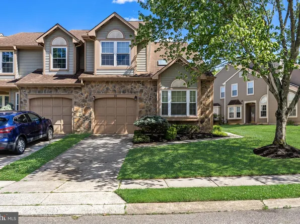 16 Eddlewood Pl, Mount Laurel, NJ 08054