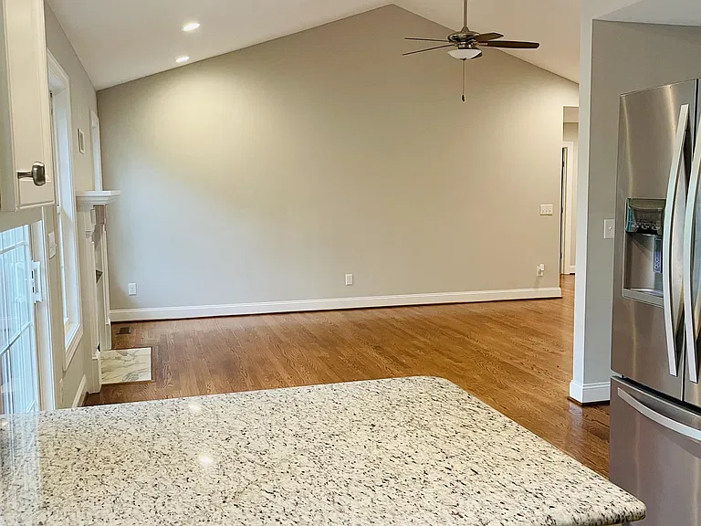 124 Palmer Dr — Photo 32