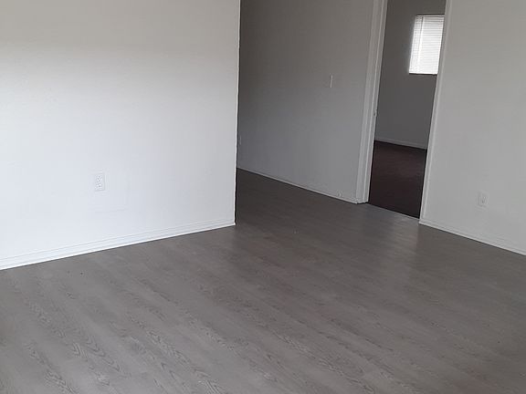 3rd image of 833 W 79th St APT 1