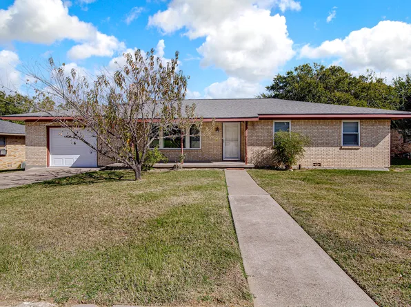 107 Pine St, Keene, TX 76059