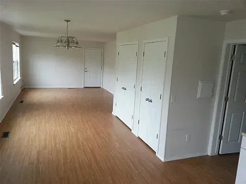 324 S Santa Fe Ave — Photo 3