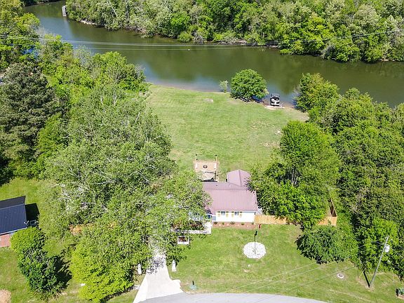 4th image of 200 Hilldale Dr
