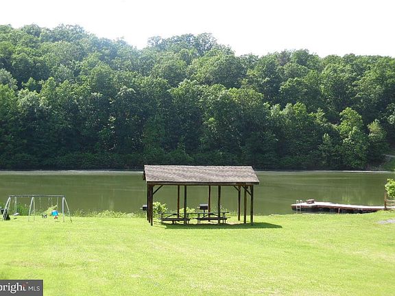 4th image of 126 Big Oak Dr