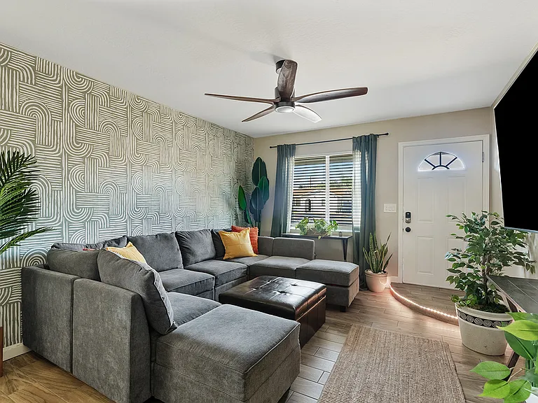 3231 E Cambridge Ave #A — Photo 4