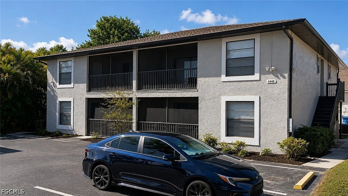 2 bed, 2.0 bath, 1160 sqft, $1,425 — Photo 1