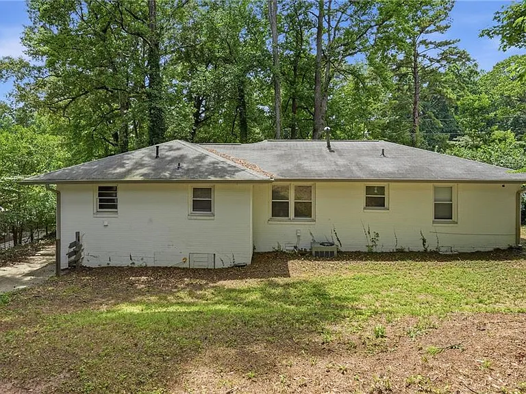 581 Meadowbrook Dr SE — Photo 13