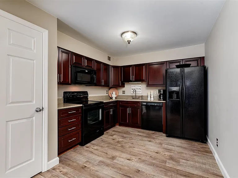1239 Creve Coeur Crossing Ln #G — Photo 14
