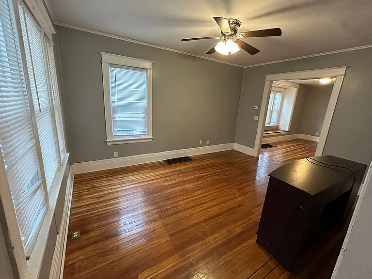 659 Seward St — Photo 5