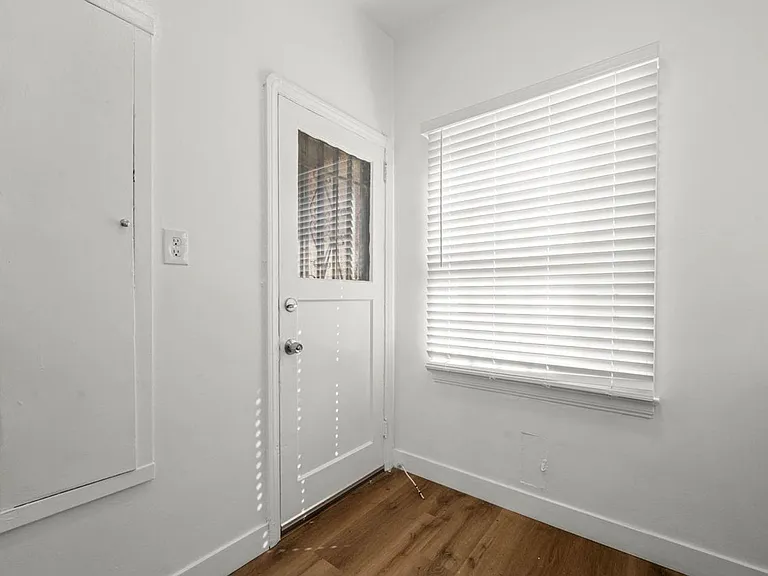 4172 & 4178 S Leimert Blvd — Photo 10