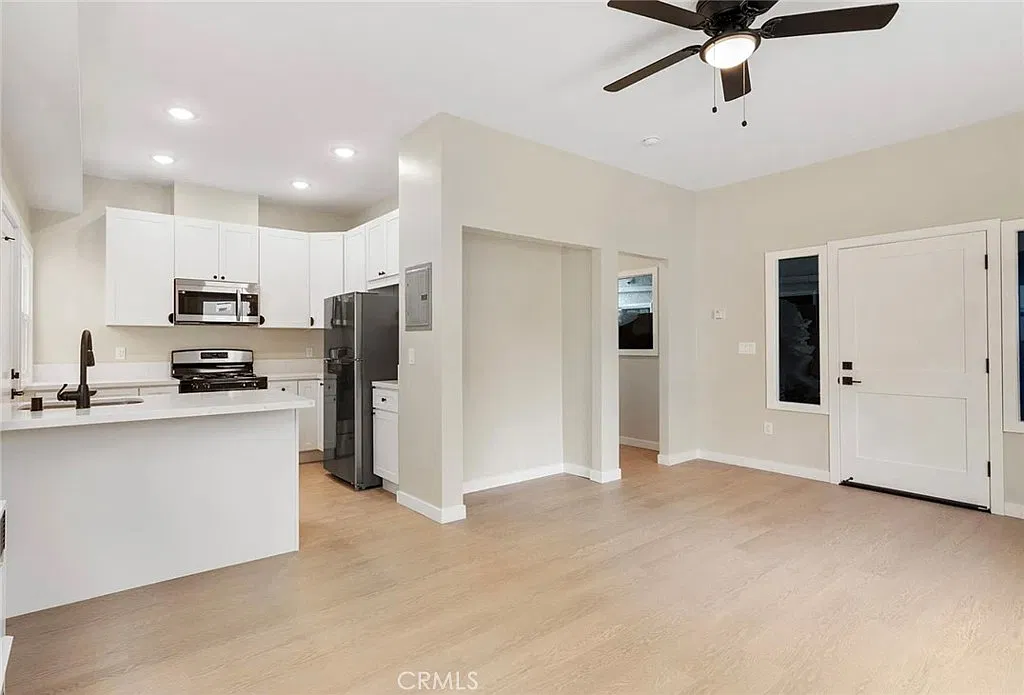 1 bed, 500 sqft, $1,800 — Photo 2