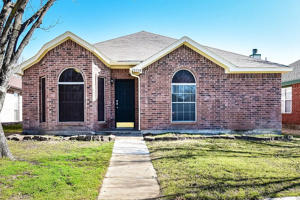 3 bed, 2.0 bath, 1475 sqft, $2,020 — Photo 3