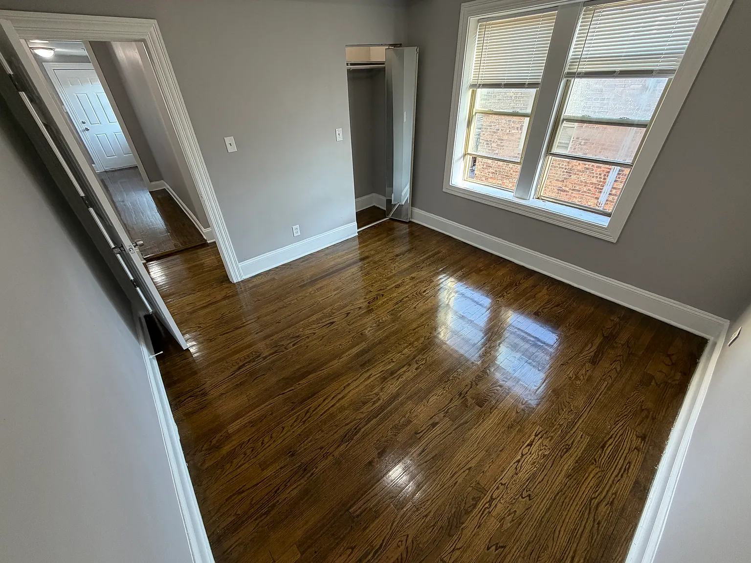 8216 S Ingleside Ave — Photo 4