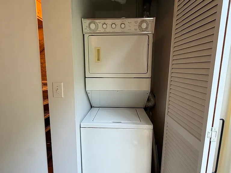 1740 N Maplewood Ave #122 — Photo 9