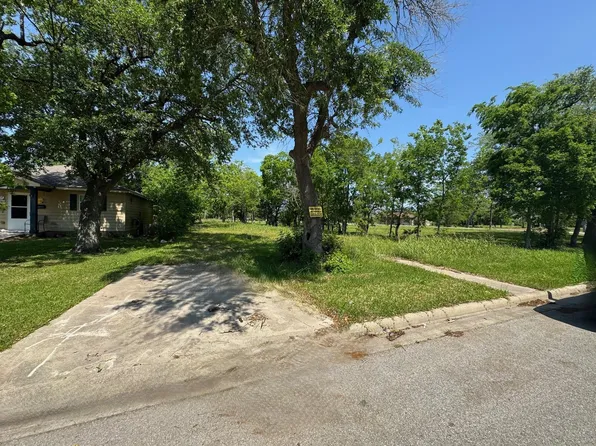 429 18th St, Port Arthur, TX 77640