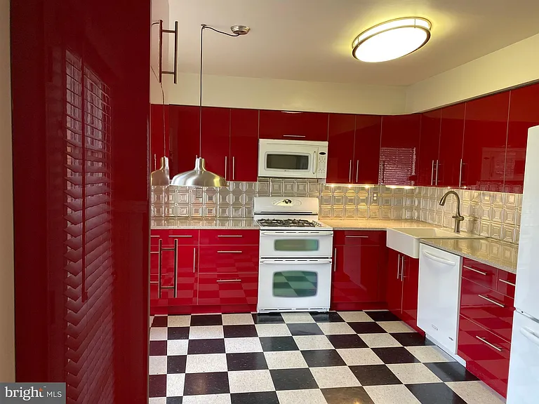 4 Kensington Ct — Photo 8
