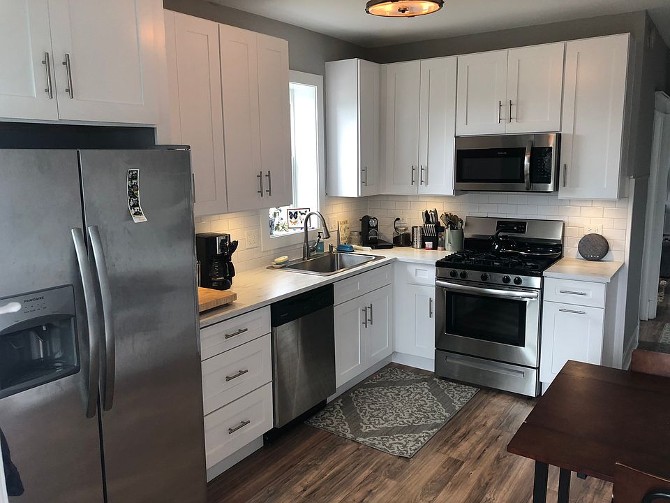 1st image of 3646 W Cornelia Ave APT 2R
