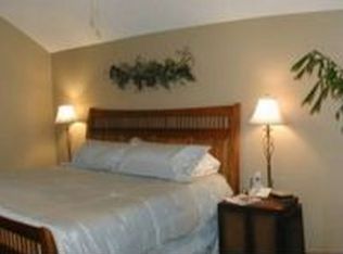 17205 Locust St, Omaha, NE 68116