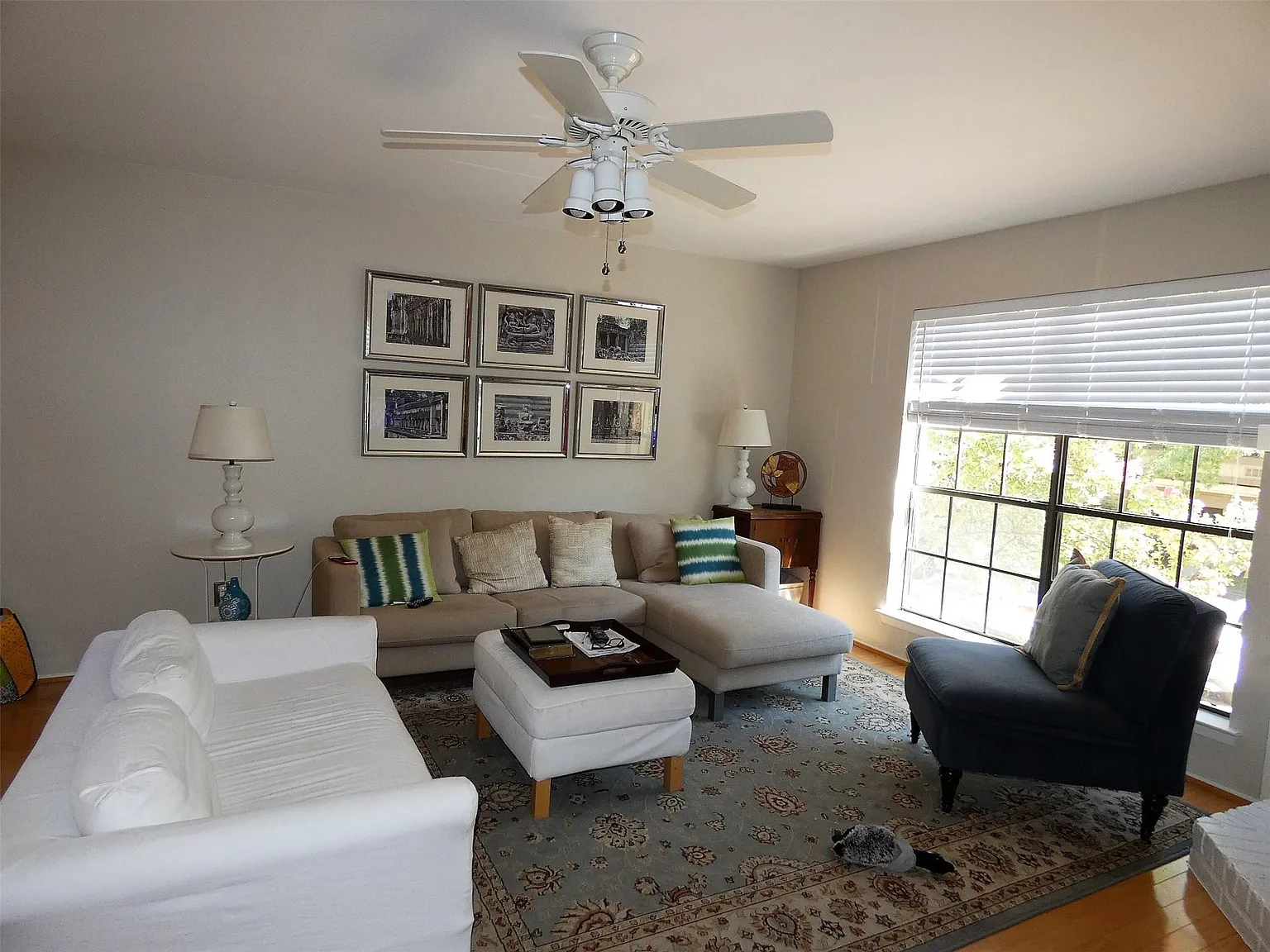 2 bed, 2.5 bath, 1180 sqft, $2,700 — Photo 2