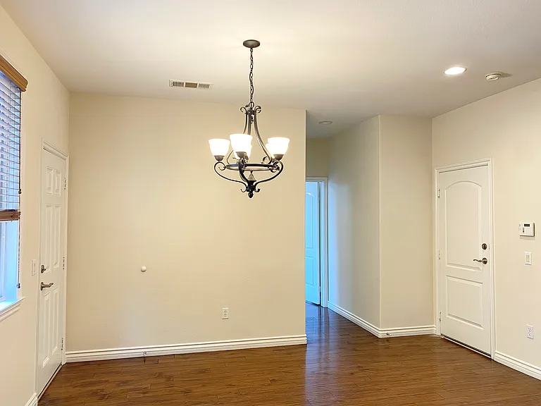 5531 Sultana Ave — Photo 8