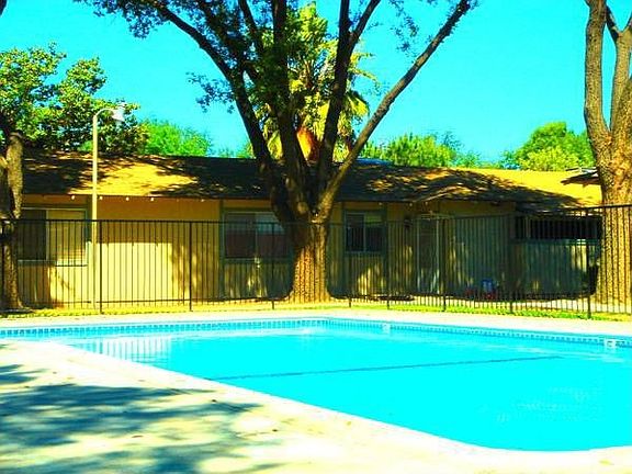 SPARKLING POOL