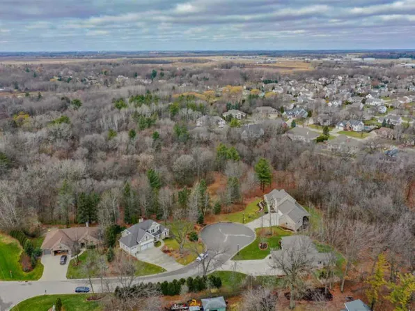 3000 Ashbrooke Ct, Green Bay, WI 54304