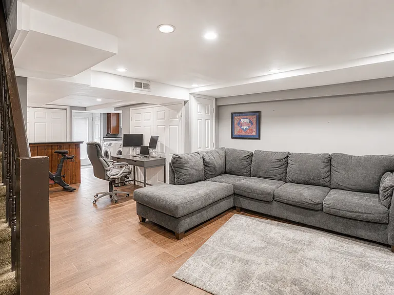 610 Michell St — Photo 24