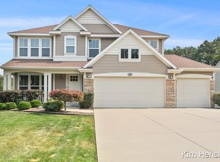 9754 Sunset Ridge Dr NE, Rockford, MI