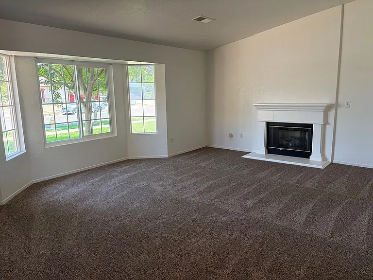 96 E San Clemente Dr — Photo 4