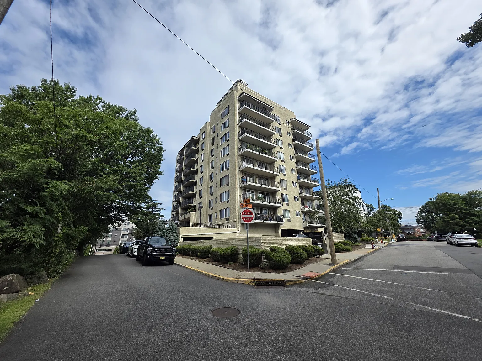 1 bed, 675 sqft, $2,200 — Photo 2