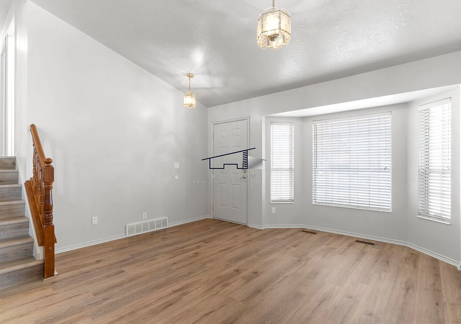 Clinton 4 Bedroom 2 Bathroom Home Available! — Photo 3