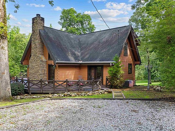 5th image of 400 Deer Trace Ln