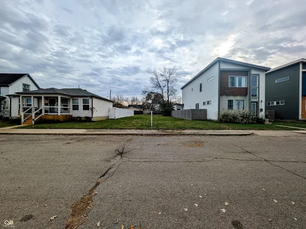 2221 Pleasant St, Indianapolis, IN 46203