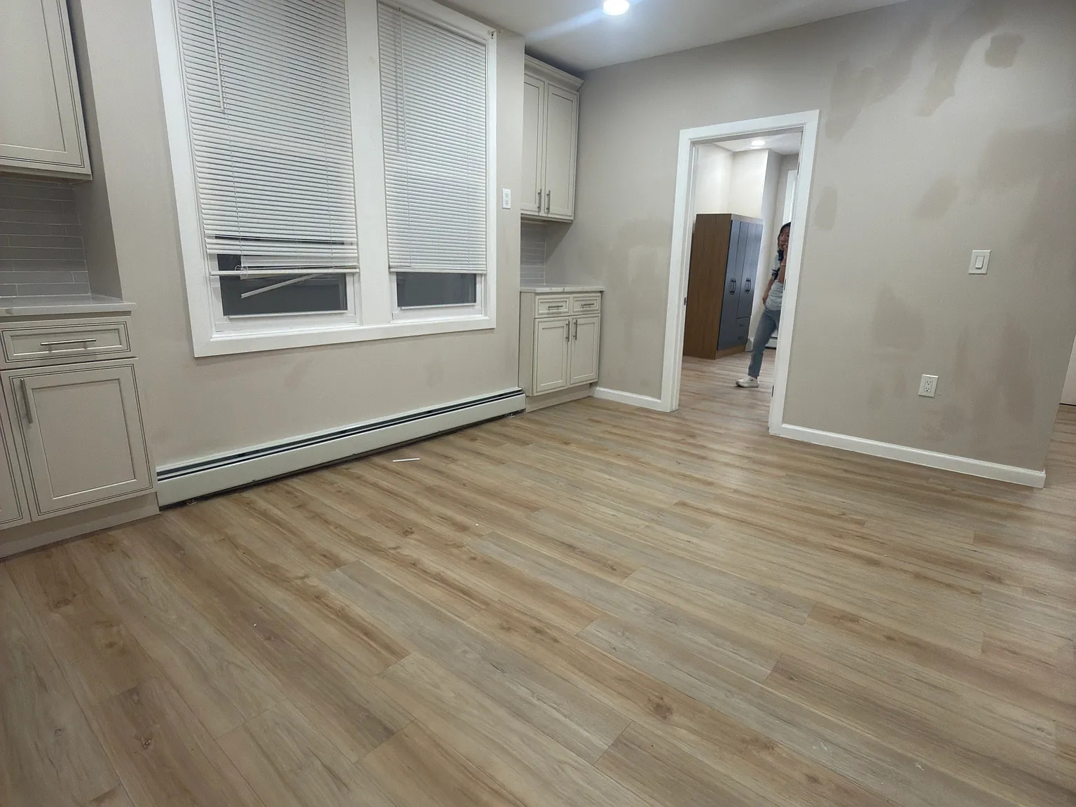 3 bed, 1100 sqft, $2,700 — Photo 3