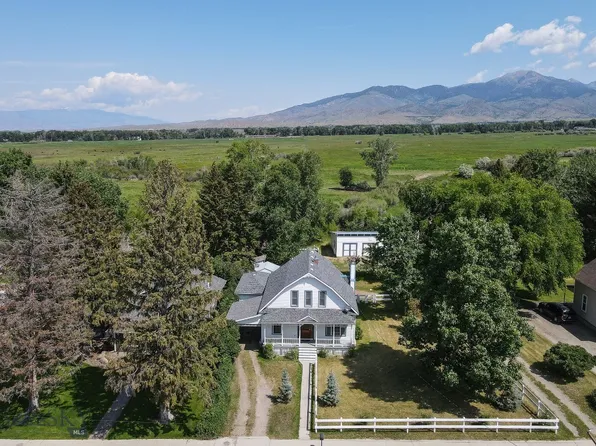 403 Mill St, Sheridan, MT 59749