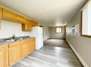 405 11th Ave SW APT 3, Minot, ND 58701