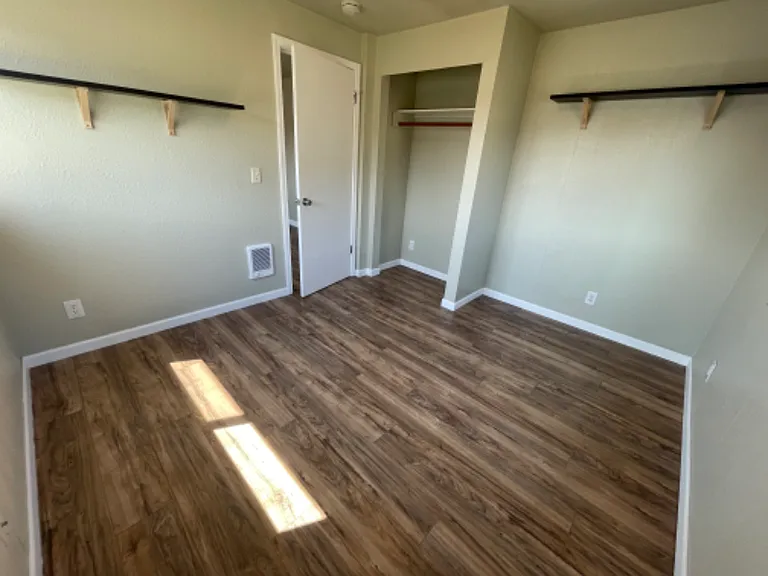 607 N Gold St — Photo 5