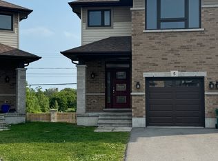 5 Ledgerock Ct, Quinte West, ON K8R0A1