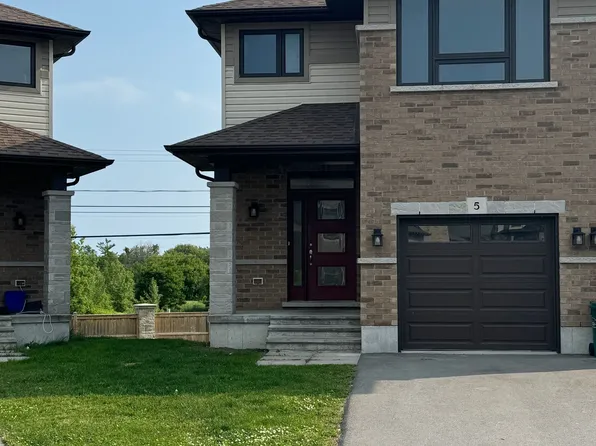 5 Ledgerock Ct, Quinte West, ON K8R 0A1