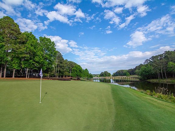 5th image of 1211 Lake Club Dr