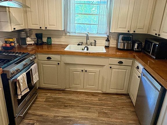 3rd image of 710 Monrovia Dr