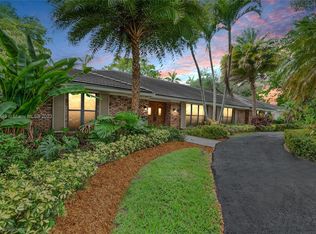 12070 SW 71st Ct, Pinecrest, FL 33156