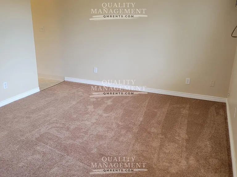 121 W Louisiana Ave — Photo 4