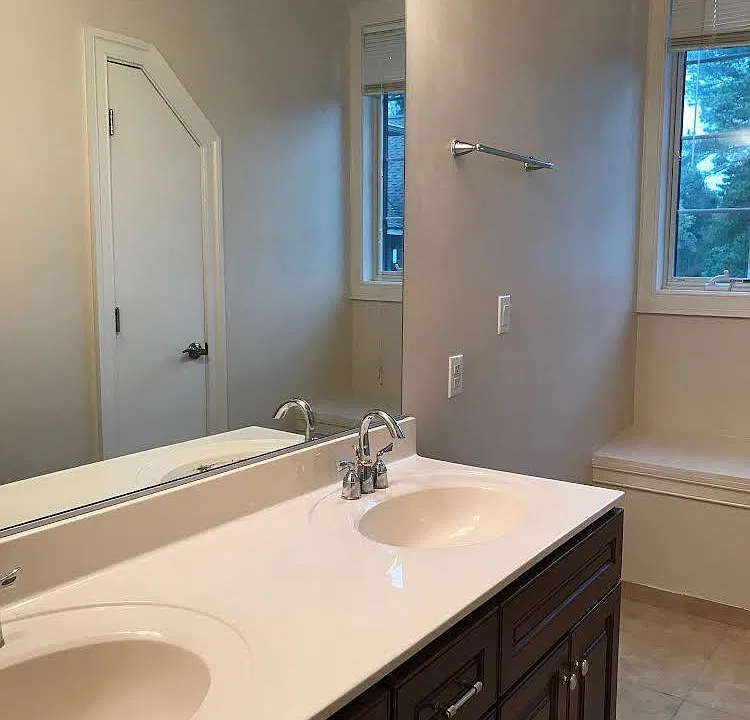 Double sinks in bathroom