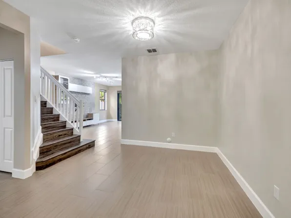 4729 NW 59th St, Tamarac, FL 33319