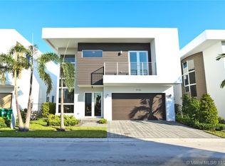 9745 NW 75th Ter, Doral, FL 33178