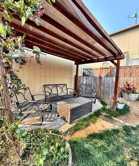 2988 NE Loyola St — Photo 31