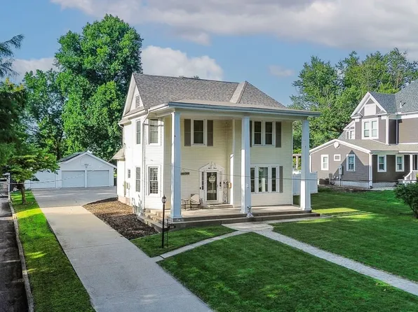 812 E Washington St, Pittsfield, IL 62363